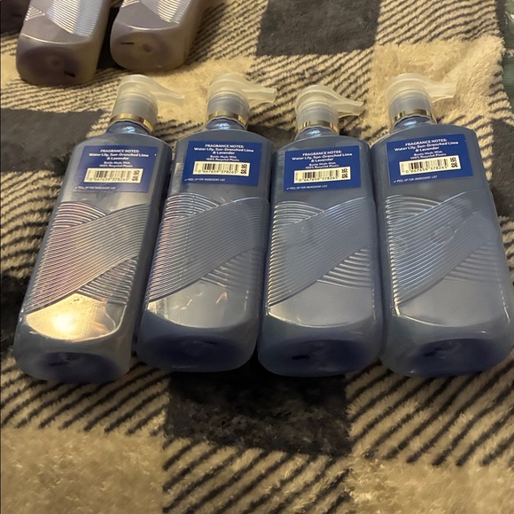 Bath & Body Works Coastal Air Gel
Scented Hand Soap - Light Blue (4) - Picture 5 of 5